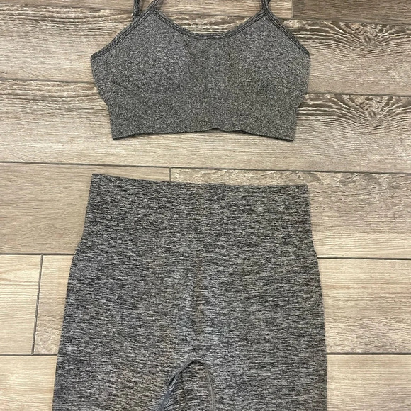 NWT Grey Seamless Workout Set-Spaghetti Strap Sports Bra & High-Waisted Shorts - Picture 2 of 5